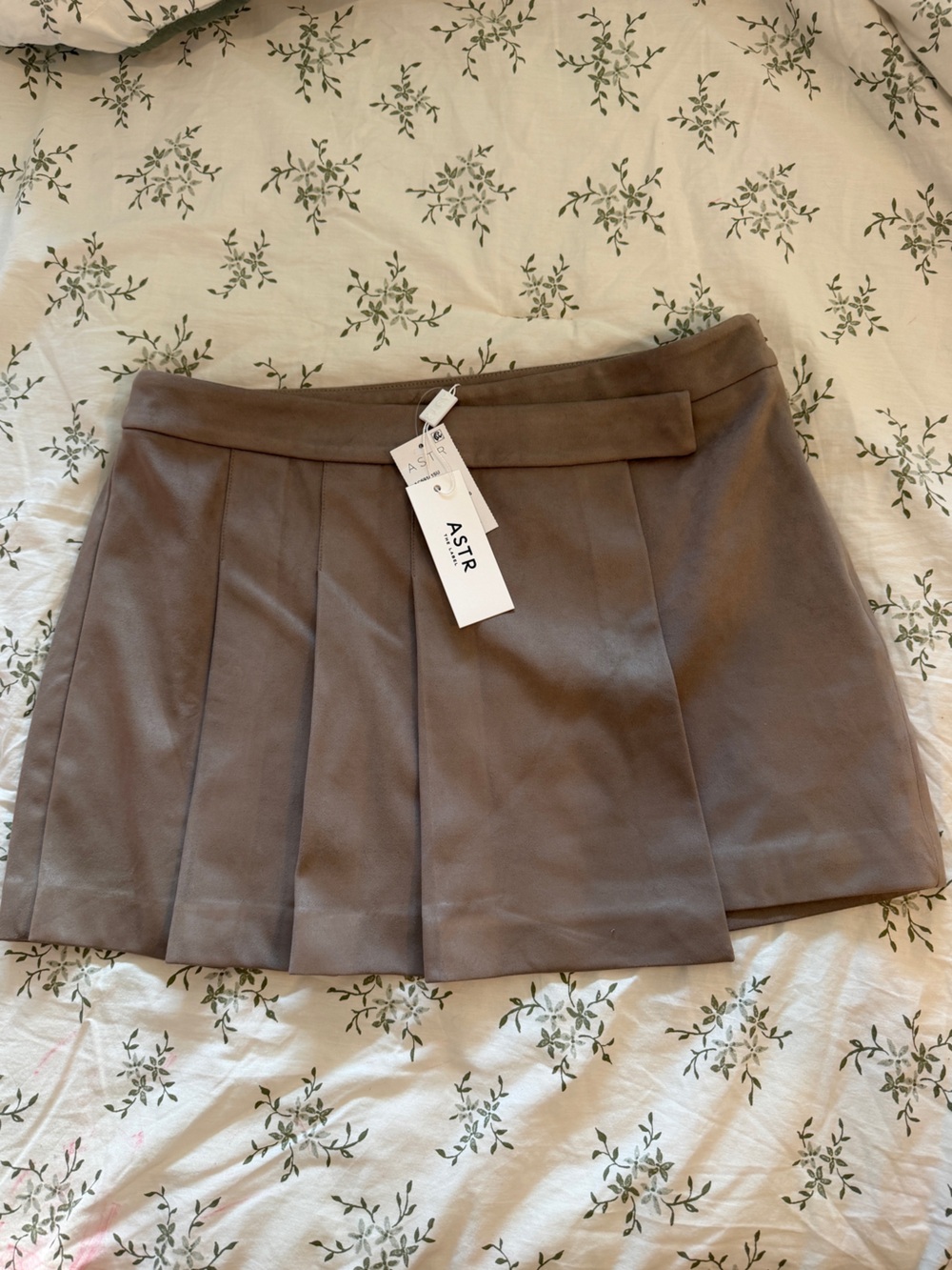 Astr Brown Pleated Mini Skirt